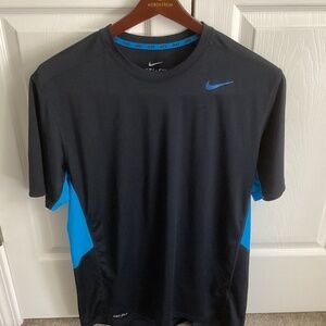 Men’s Nike Dri Fit Blue Mesh Fabric Short Sleeve Size Large